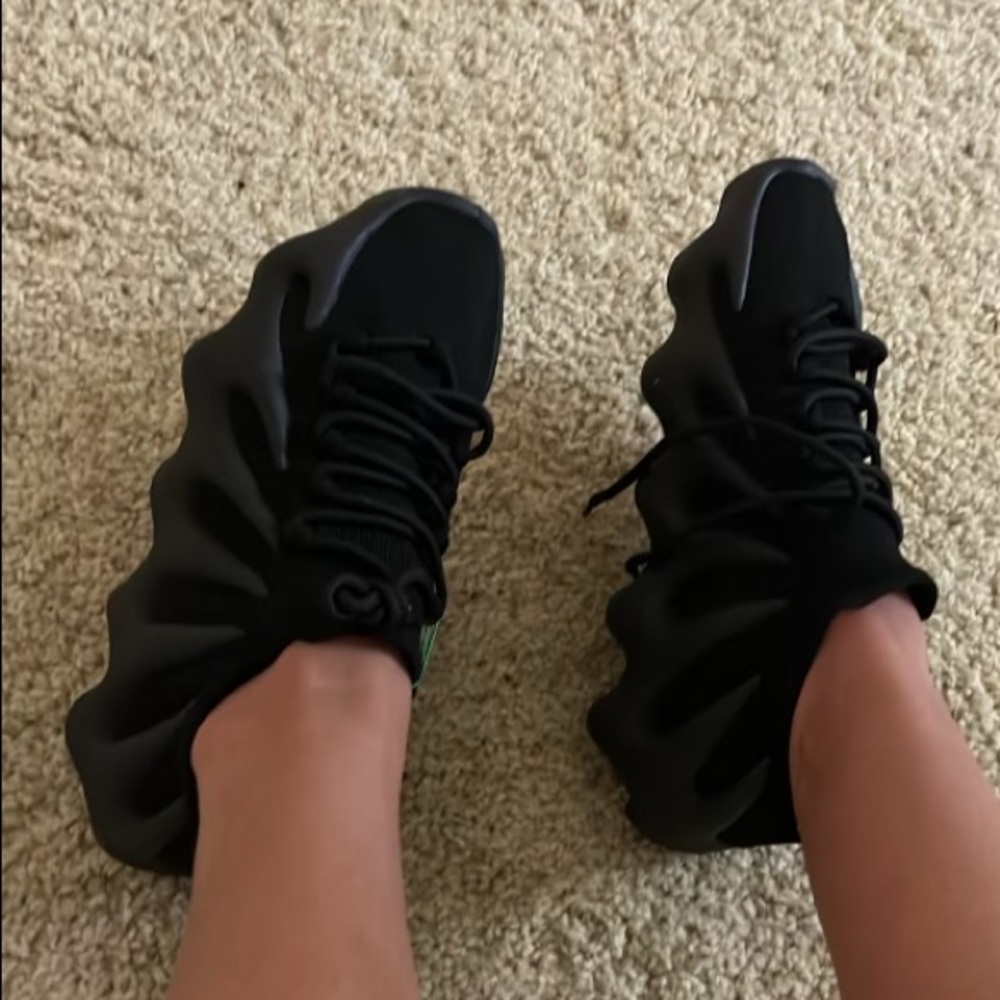 Adidas 450 Yeezy women’s 8.5)